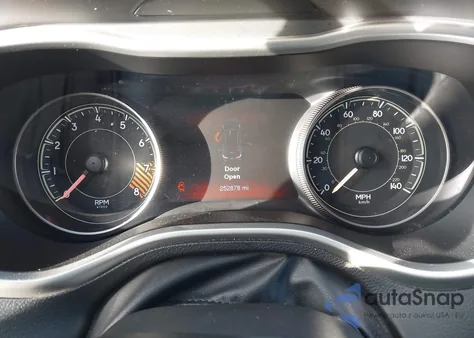 2014 Jeep Cherokee Limited z USA, uszkodzony, nr VIN 1C4PJMDS1EW110896